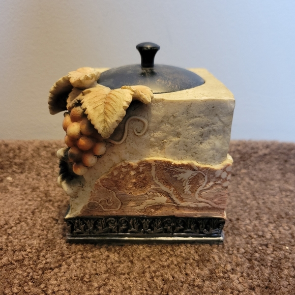 History & Heraldry Accents History Heraldry Special Friend Tealight